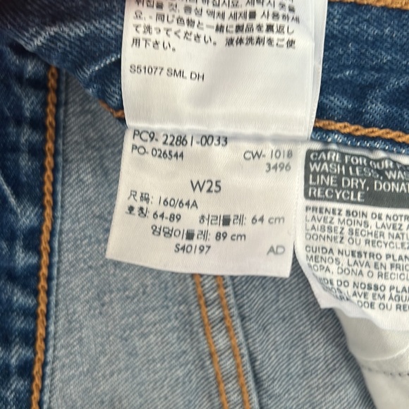 Levi’s Wedgie Straight Jeans - Picture 10 of 12